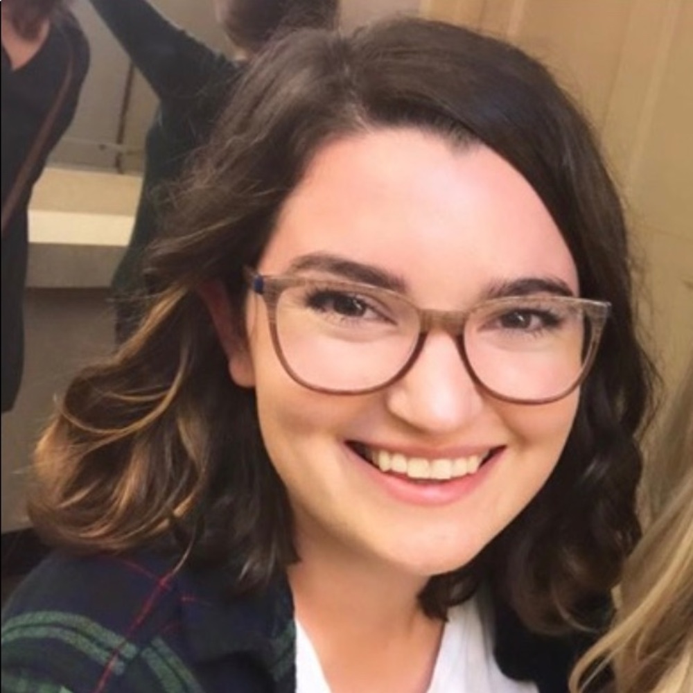 Meet your Posher, Alicia